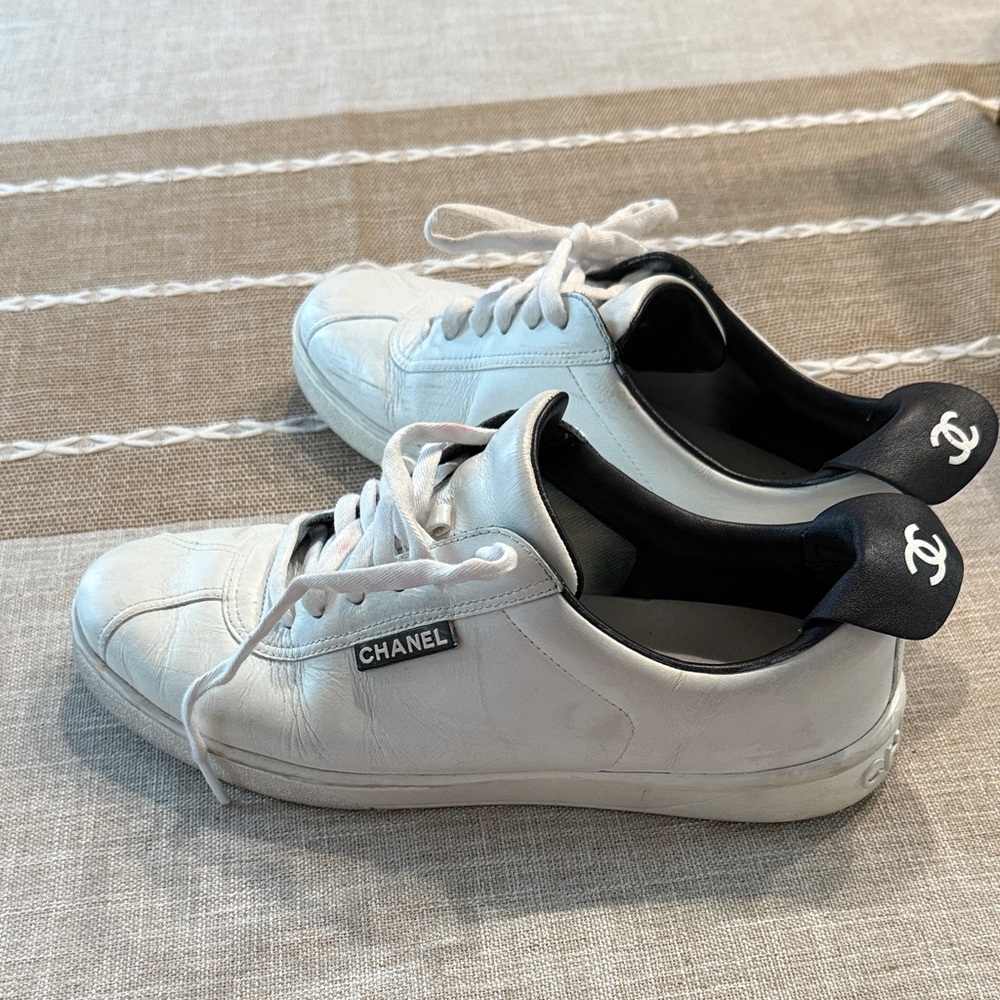 CHANEL uniform White Sneakers with Black Details